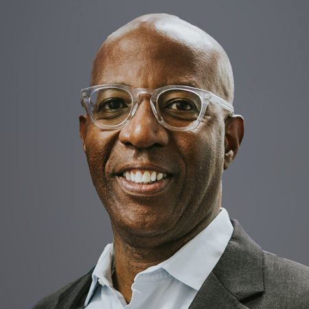 Head shot of Robert Gordon